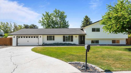 702 N Sheppard Place, Kennewick, WA, 99336 | Card Image