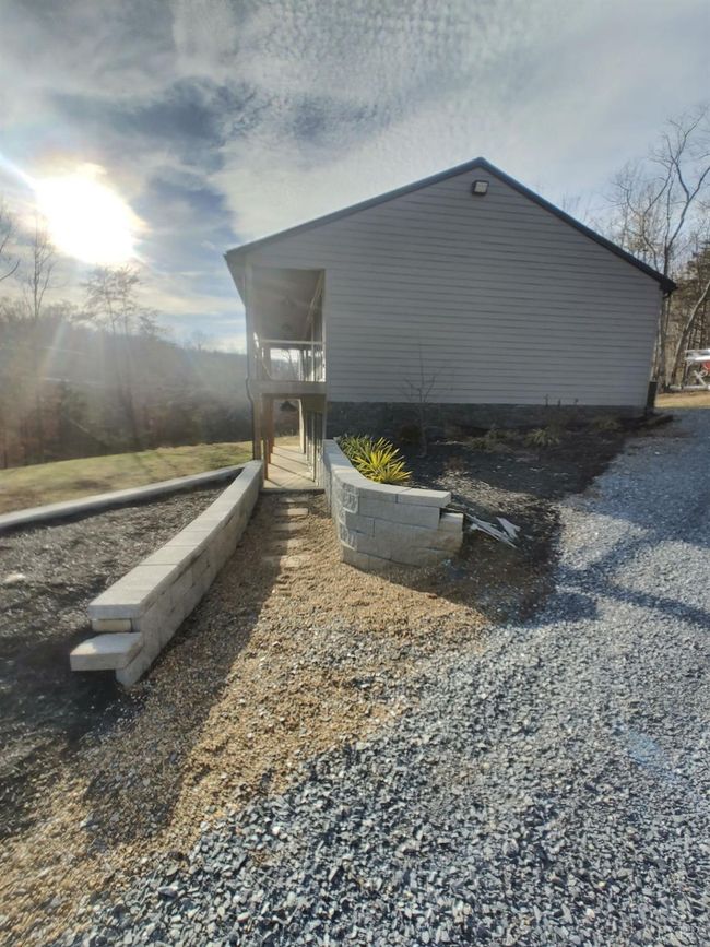 8915 Charlemont Rd, House other with 3 bedrooms, 3 bathrooms and null parking in Goode VA | Image 94