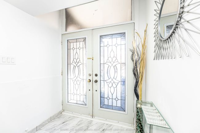 13 Thistle Down Blvd, Condo with 4 bedrooms, 3 bathrooms and 1 parking in Toronto ON | Image 5