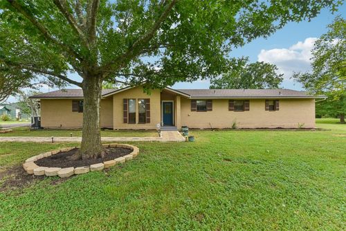 471 Upper Elgin River Rd, Elgin, TX, 78621-5546 | Card Image