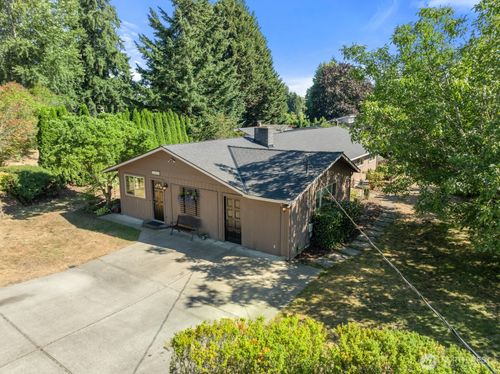 20218 75th Ave Ne, Kenmore, WA, 98028-2013 | Card Image