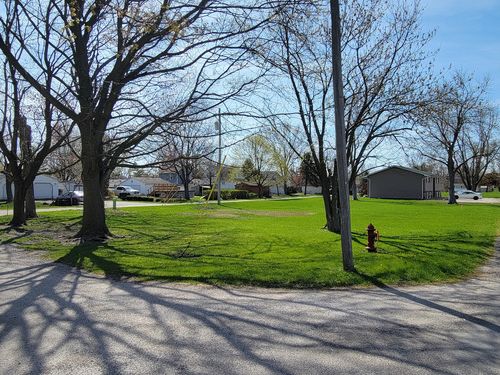 829 Lincoln St, Minonk, IL, 61760-1053 | Card Image