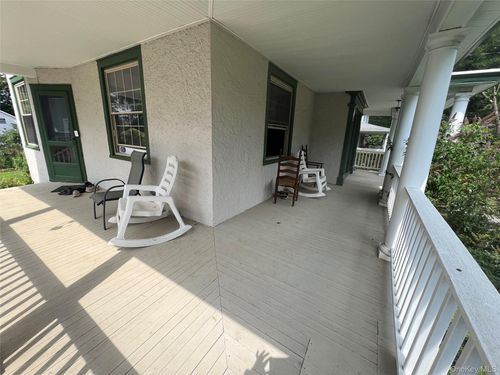 27 Dosoris Way, Glen Cove, NY, 11542-2602 | Card Image