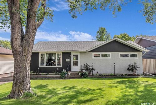 3 Kusch Cres, Saskatoon, SK, S7L3T4 | Card Image