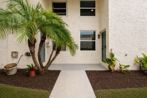 4223 La Palma Court, TAMPA, FL, 33611 | Card Image