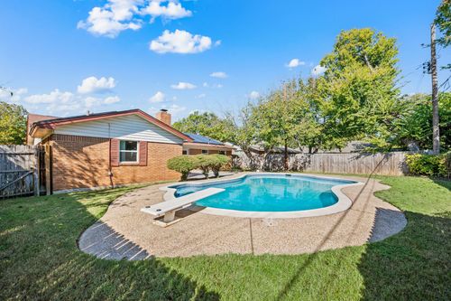 1000 Madrid St, Hurst, TX, 76053-4131 | Card Image