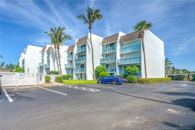 6-G - 11000 S Ocean Drive, Condo with 2 bedrooms, 2 bathrooms and null parking in Jensen Beach FL | Image 1