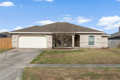 3921 Gladstone Dr, Corpus Christi, TX, 78414-5833 | Card Image