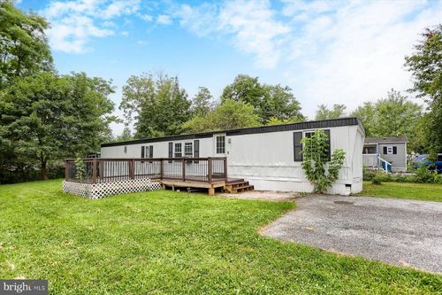 18 Amara Ln, Carlisle, PA, 17015-8819 | Card Image