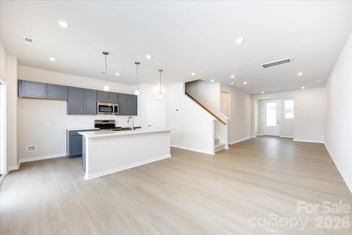 2316 Endeavor Run, Charlotte, NC, 28269-4907 | Card Image