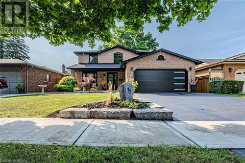 22 Royal Oak Dr, Brantford, ON, N3R7P3 | Card Image