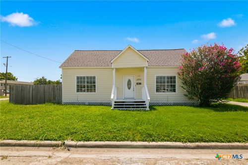 1701 N Wheeler St, Victoria, TX, 77901-5255 | Card Image