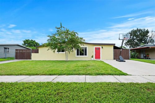 5641 37th Ct, Davie, FL, 33314-2715 | Card Image