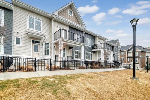 647 Cranbrook Walk Se, Calgary, AB, T3M2V5 | Card Image