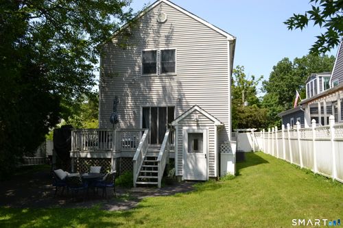 40 Emma Rd, Stamford, CT, 06905-2206 | Card Image