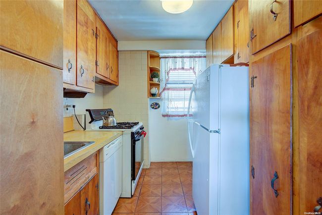 APT-16J - 61-55 98 Th St, Home with 3 bedrooms, 2 bathrooms and null parking in Rego Park NY | Image 15