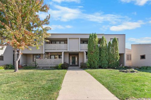 1042 Prairie Meadow Ct, Waterloo, IA, 50701-4800 | Card Image