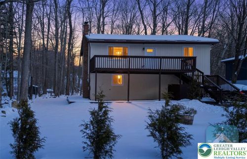 9071 Idlewild Dr, Tobyhanna, PA, 18466-3806 | Card Image