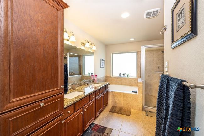 2502 Alamo St, House other with 3 bedrooms, 2 bathrooms and null parking in Gonzales TX | Image 16