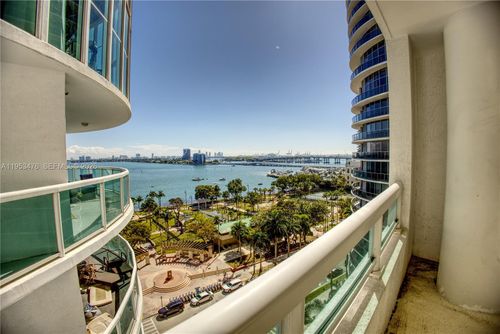 apt-911-1800 N Bayshore Dr, Miami, FL, 33132-3223 | Card Image
