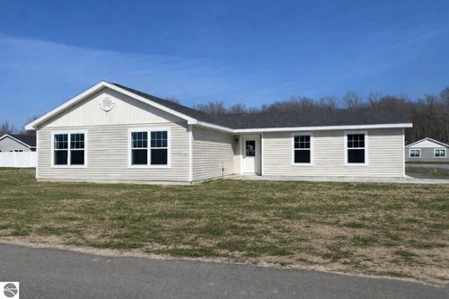 1949 Oriole Dr, Traverse City, MI, 49685-9730 | Card Image