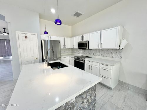 6030 W Kimberly Way, Glendale, AZ, 85308-7614 | Card Image