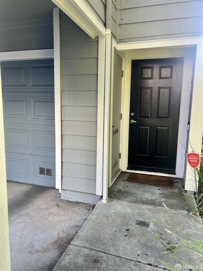 22885 Kingsford Way, Townhouse with 2 bedrooms, 2 bathrooms and 3 parking in Hayward CA | Image 3