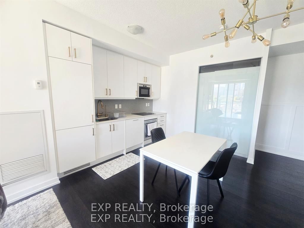 Residential in Toronto C01 4