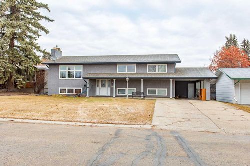5616 53 Ave, Lacombe, AB, T4L1L3 | Card Image