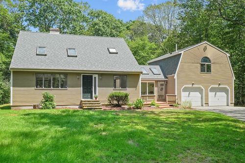12 Baker Rd, Salisbury, MA, 01952-1401 | Card Image