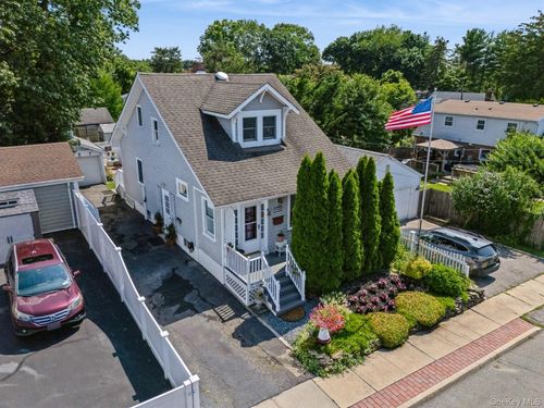 45 Cherry St, Locust Valley, NY, 11560-1710 | Card Image