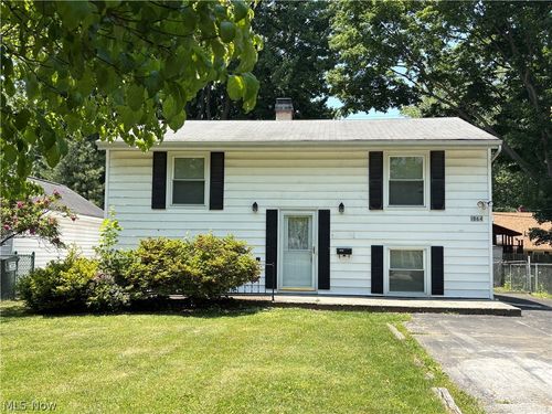 1864 Clyde Rd, Madison, OH, 44057-1888 | Card Image
