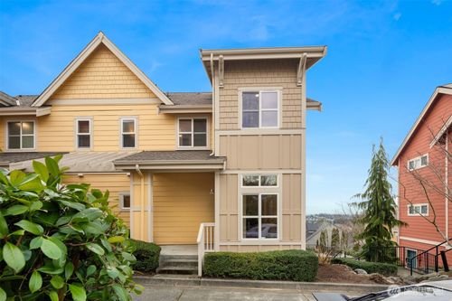 1937 18th Ave Ne, Issaquah, WA, 98029-7376 | Card Image