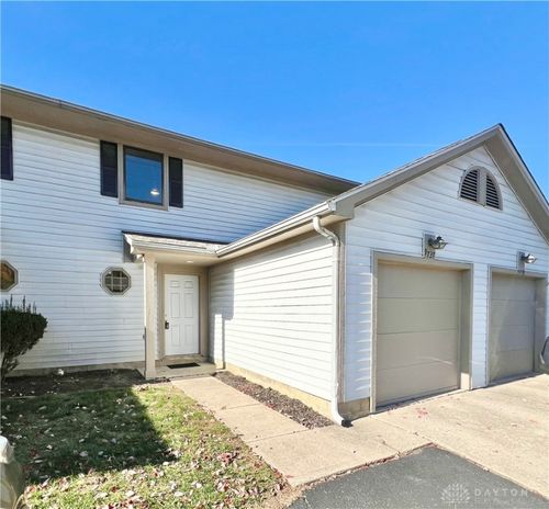 9737 Centerville Creek Ln, Washingtn Twp, OH, 45458-5520 | Card Image