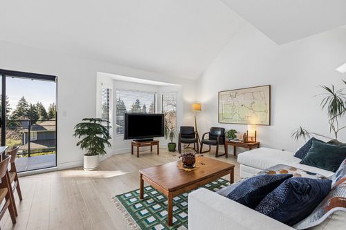 5709 Owl Crt, North Vancouver, BC, V7R4V1 | Card Image