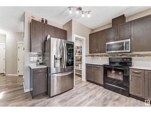 1307 29 St Nw, Edmonton, AB, T6T1A9 | Card Image