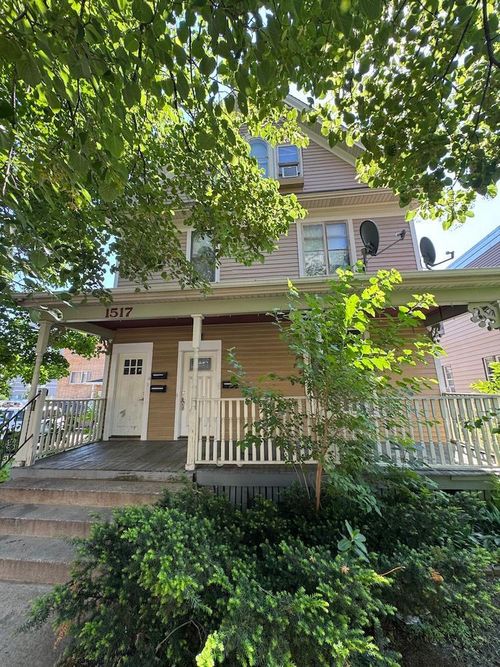 1517 11th Ave S, Minneapolis, MN, 55404-1775 | Card Image