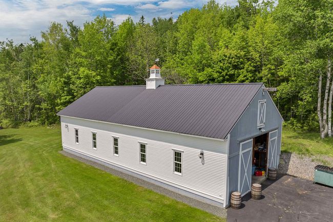 959 Presidential Hwy, House other with 8 bedrooms, 8 bathrooms and null parking in Jefferson NH | Image 19