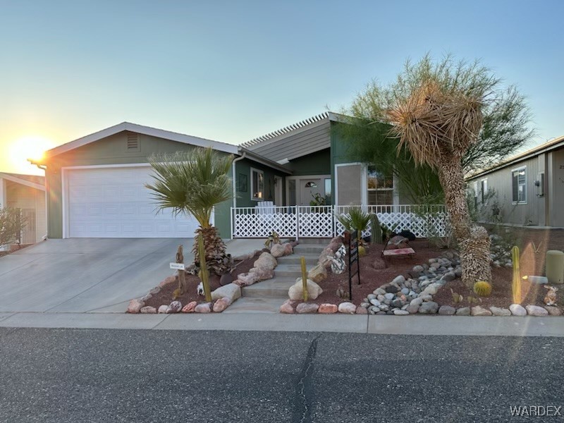 Hillcrest Park Dr, Bullhead City, AZ 86429