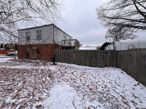 4401 Hipp St, Dearborn Heights, MI, 48125-2913 | Card Image