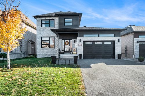 9 Richer St, North Stormont, ON, K0A1R0 | Card Image