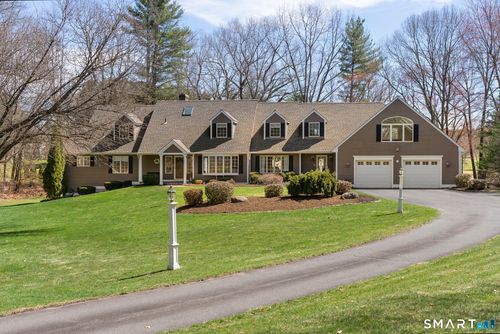 29 Woodland Dr, Avon, CT, 06001-2240 | Card Image