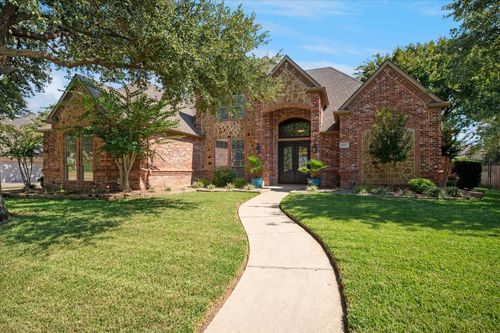 8312 Thornway Ct, North Richland Hills, TX, 76182-8638 | Card Image