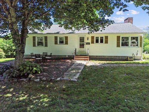 27 Park Street, Farmingdale, ME, 04344 | Card Image