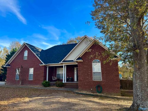 617 Preston Ave, Albertville, AL, 35950-3807 | Card Image