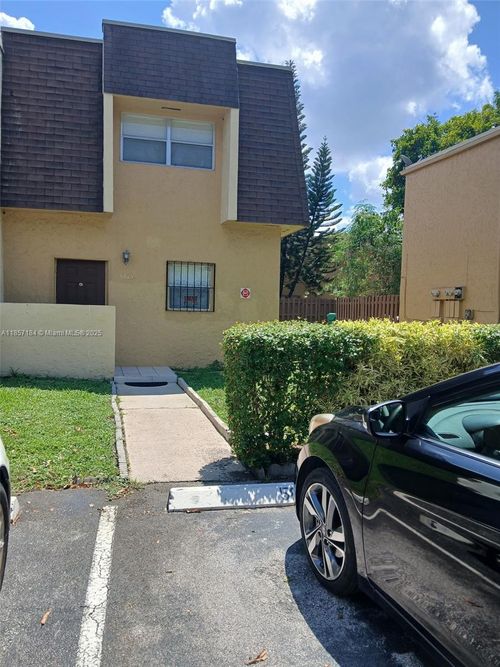 84-5845 Blueberry Ct, Lauderhill, FL, 33313-3081 | Card Image