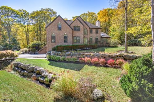 7 Stonehedge Dr, Hardyston, NJ, 07460-1101 | Card Image