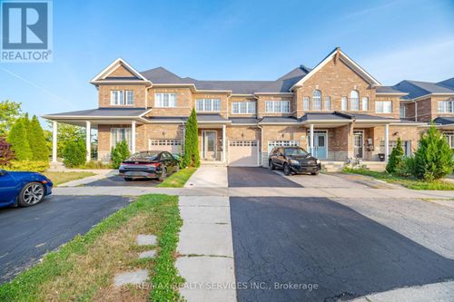 18 Seedland Cres, Brampton, ON, L6R0Z6 | Card Image