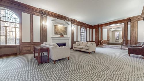 apt-2w-84 Beverly Rd, Kew Gardens, NY, 11415-2109 | Card Image