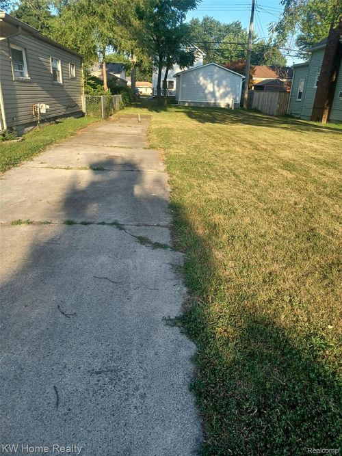 0 Cayuga Ave, Hazel Park, MI, 48030 | Card Image